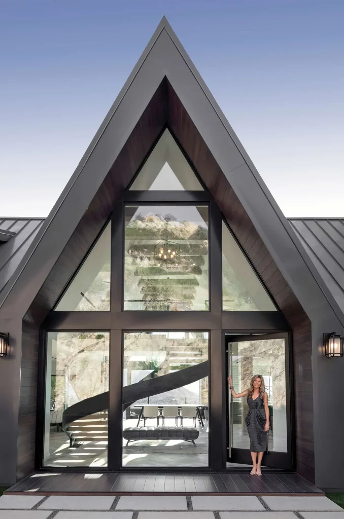 Host Jennifer Farrell from Most Amazing Homes on AWE